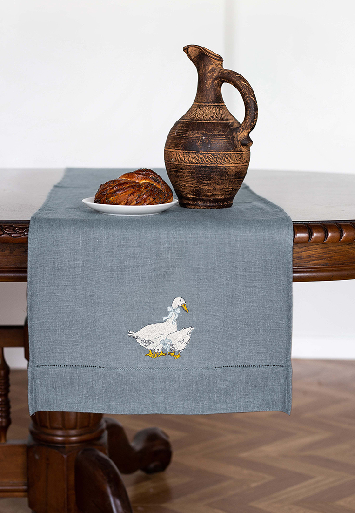 Дорожка столовая lin/cotton с вышивкой Goose bernadotte