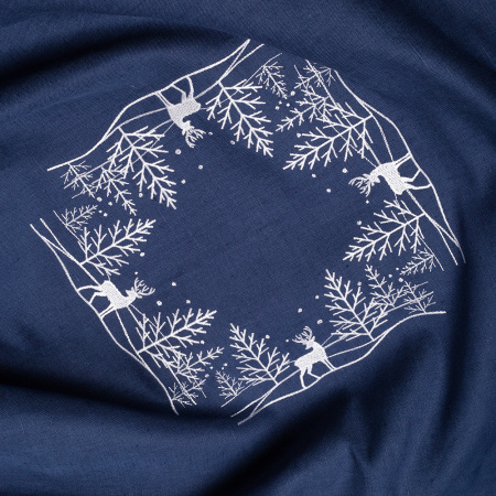 Скатерть столовая с вышивкой Зимний лес