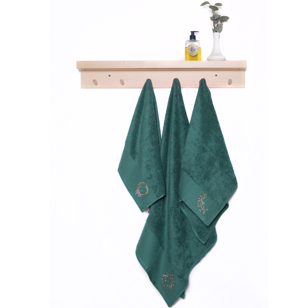 Набор махровых полотенец Изумруд с вышивкой Запах Рождества