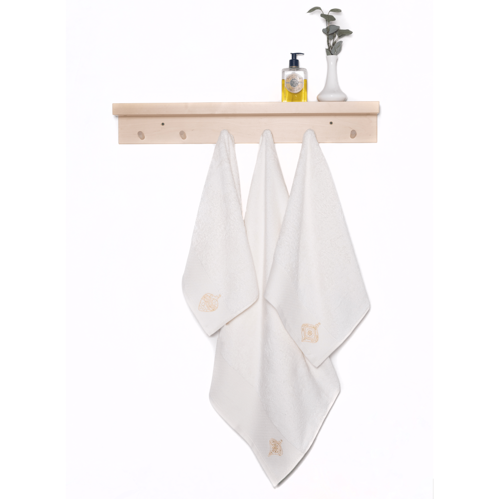 Набор махровых полотенец Айвори с вышивкой Елочные игрушки