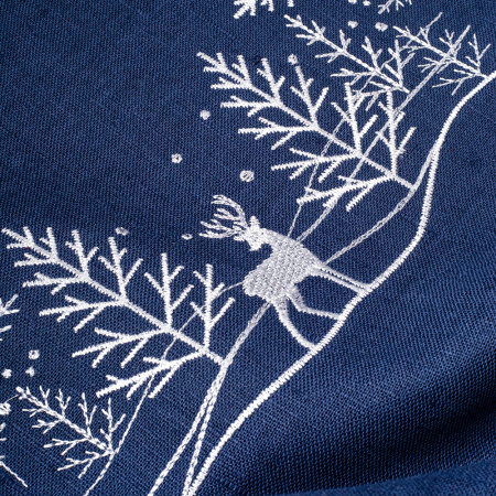 Скатерть столовая с вышивкой Зимний лес