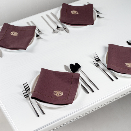 Набор салфеток столовых с вышивкой Black mistery