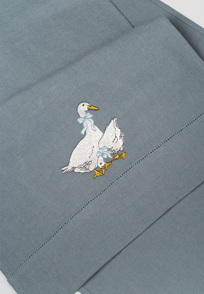 Дорожка столовая lin/cotton с вышивкой Goose bernadotte